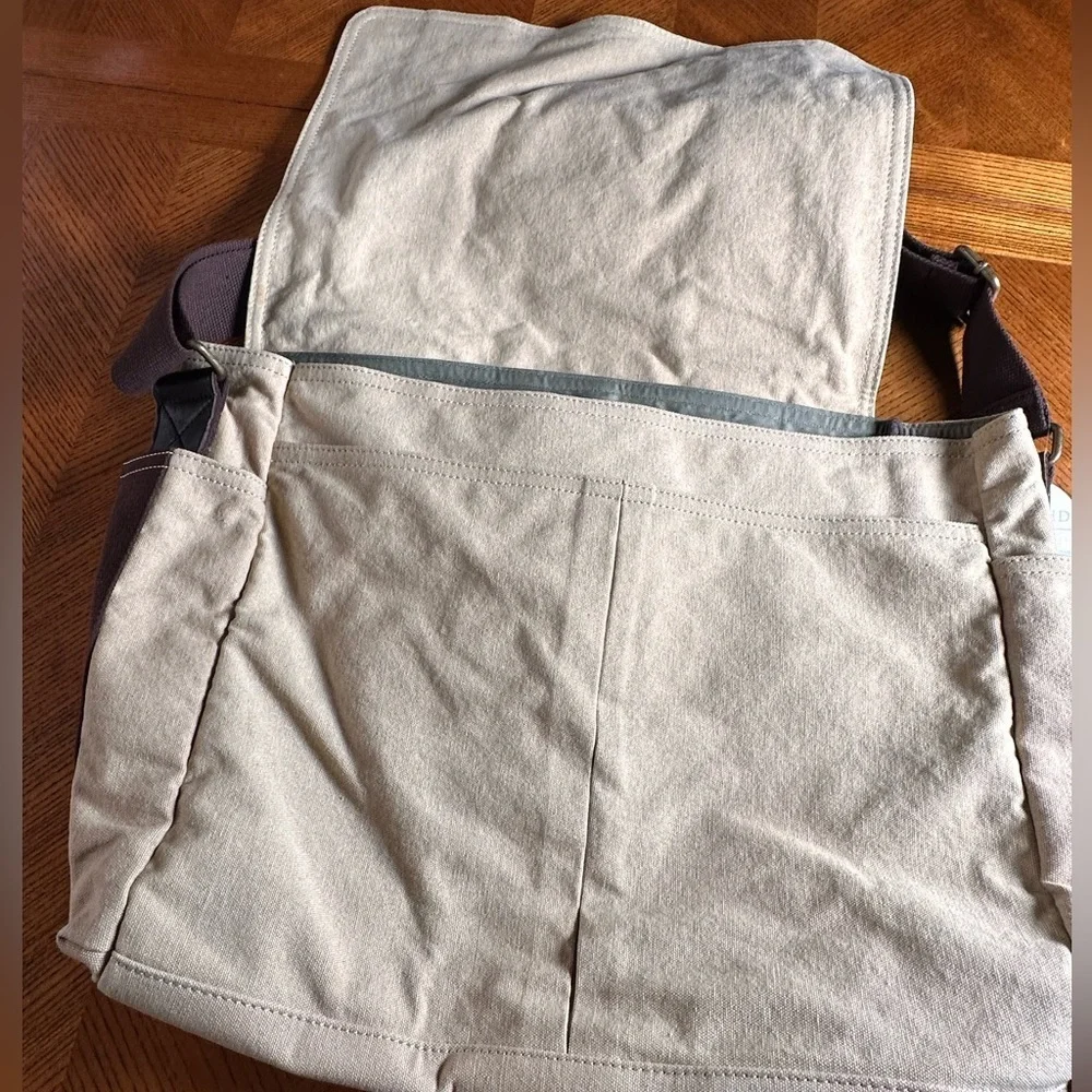 NWT JR Ranger EW Laptop cream brown Bag